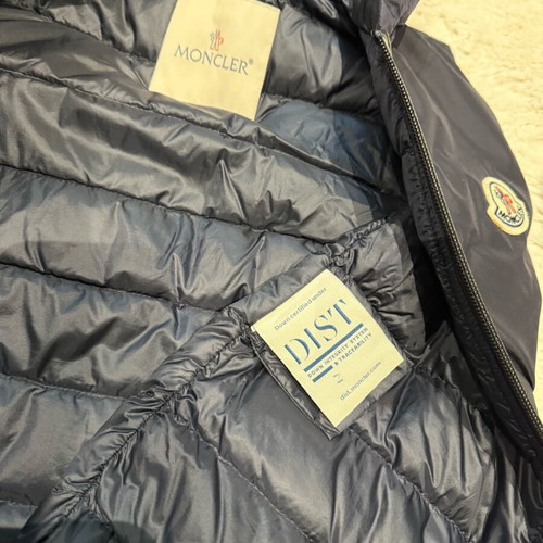 Moncler sleeveless jacket for boy like new, blue, size 104 cm