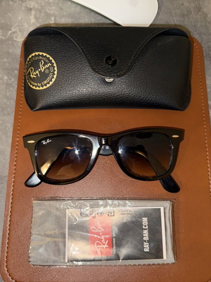 Ray Ban Wayfarer Ease sunglasses like new, brown tortoise frame