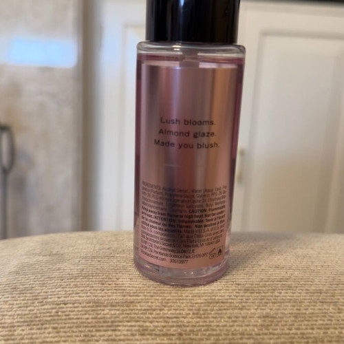 Victoria's Secret Velvet Petals Fragrance Mist new 75 ml