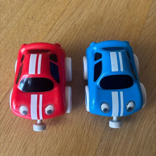 ELC Whizz World Garage for ages 1-3 with 2 cars like new