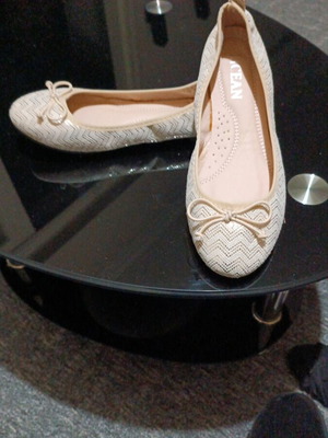 Ballerinas gold color size 39 like new