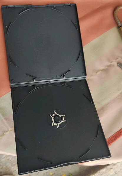 CD/DVD кутия