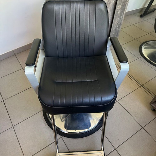 Barber chair used in very good condition