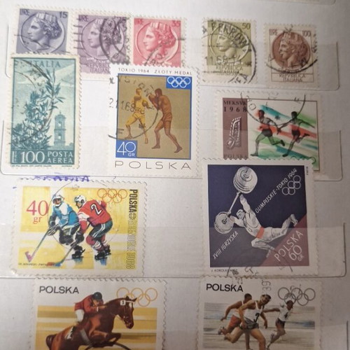 Stamp collection like new, about 400 pieces in album