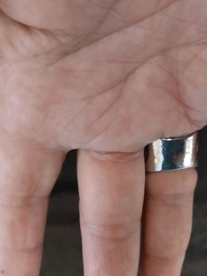 Large ring like new