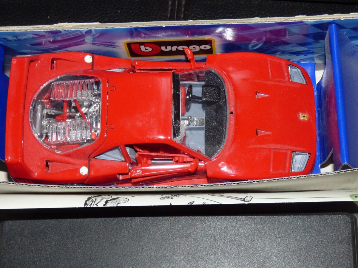 Ferrari F40 1987 Burago metal kit 1/24… - € 35,00 - Vendora.cy