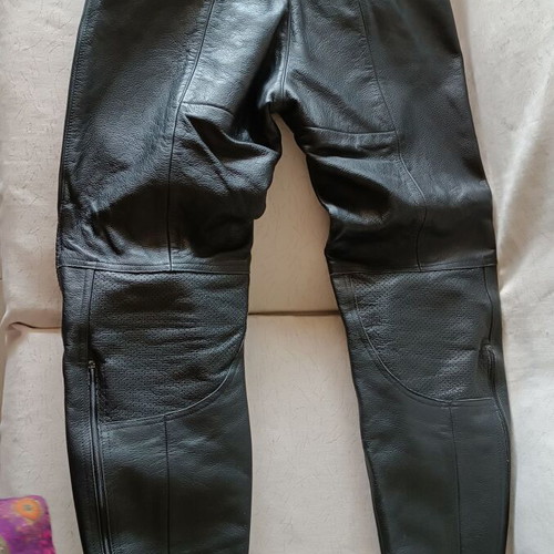 Alpinestars leather motorcycle pants new, size 48 with knee protection