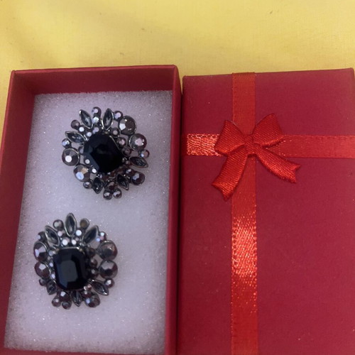 Earrings like new, set