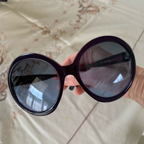 Salvatore Ferragamo sunglasses like new, black