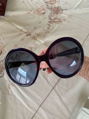 Salvatore Ferragamo sunglasses like new, black
