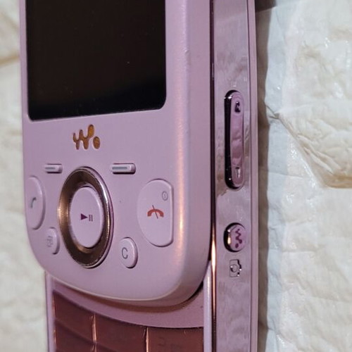 Sony Ericsson Zylo pink used with gifts