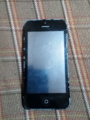 Chinese iPhone 5s used for spare parts without battery and charger