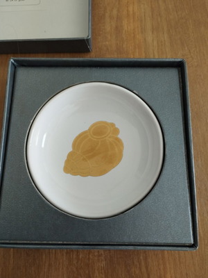 Zolotas decorative plate like new