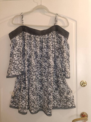 Women's short-sleeve blouse like new, size 2XL, white and gray
