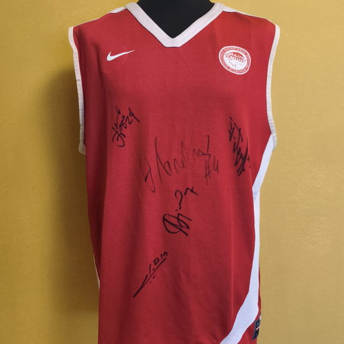 Olympiacos Coaching Jersey 2XL 2015 Season with Signatures like new