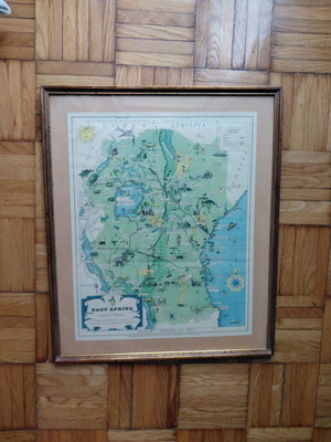 Vintage εικονογραφημένος χάρτης East Africa Land of Sunshine 1949 D.O. Mathews σε κορνίζα