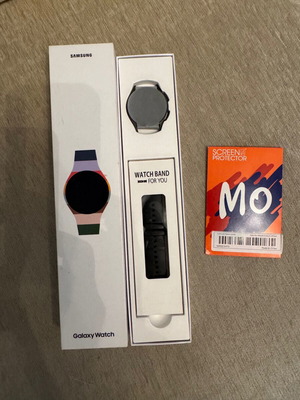 Samsung Galaxy Watch 7 40mm LTE with screen protector and extra band