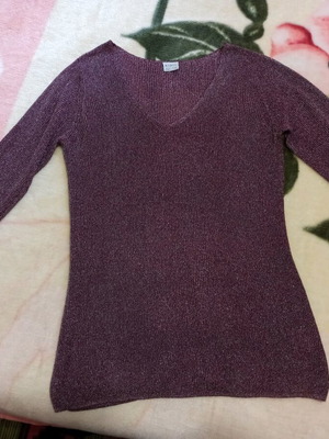 Top with silver thread like new, pink and purple, sizes L and XL