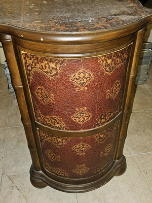 Wooden cabinet used with shelf, 66x45x73.5 cm