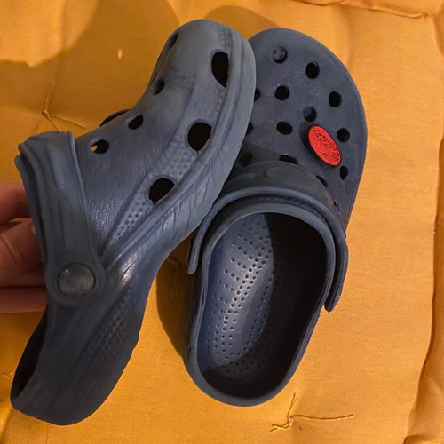 Crocs sandals for boys size 29 used, blue with pins