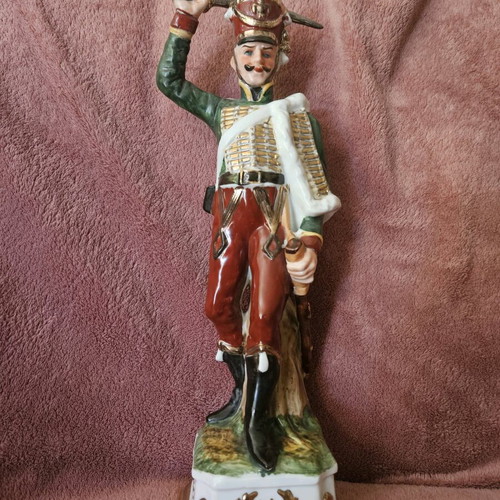 Napoleon soldier hussar porcelain like new