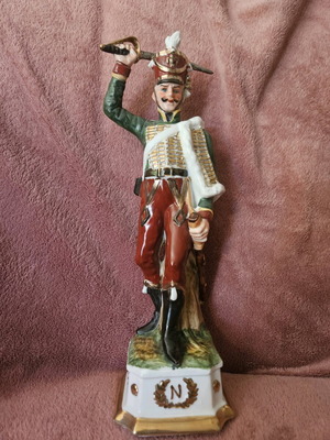 Napoleon soldier hussar porcelain like new