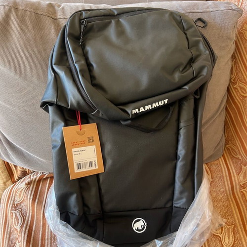 Mammut Neon 45Lt backpack new, black