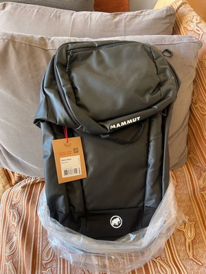 Mammut Neon 45Lt backpack new, black