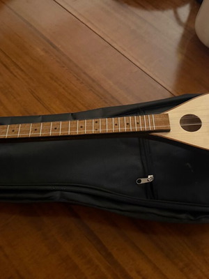 Baglamas Pigasos Eco 2 handmade like new student model