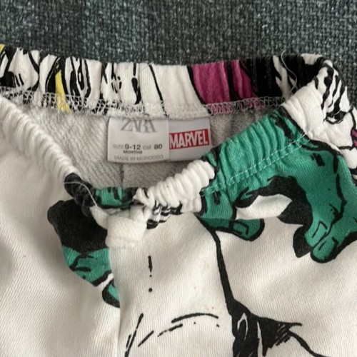 Baby clothes set like new, 11 cotton pieces and 1 sleeveless jacket 12-18 months