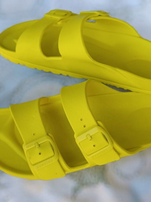 Genuins yellow flip-flops size 40 like new