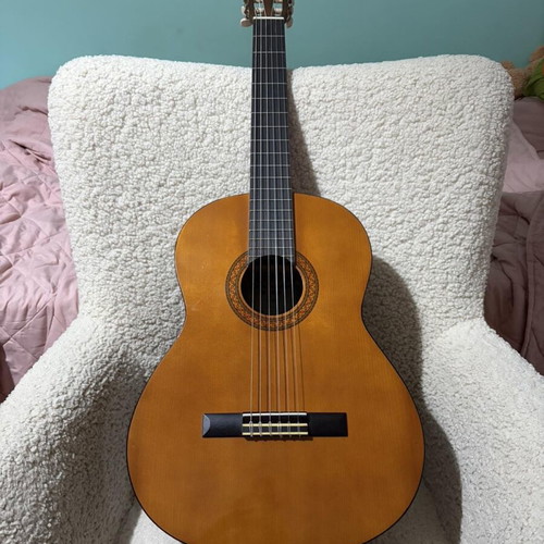 Yamaha C40 classical guitar