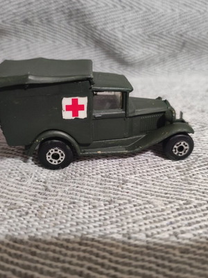 Matchbox ambulance used toy car 8 cm