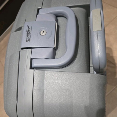 Large Zepter suitcase like new, gray