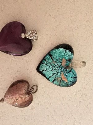 Heart pendants for necklace in very good condition, set of 3