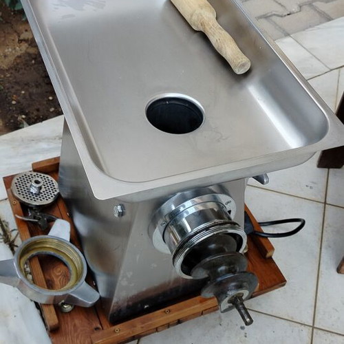 Meat grinder, three-phase power