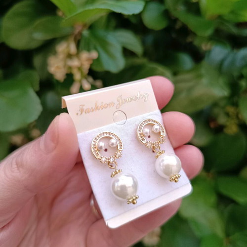 Handmade 18K gold-plated stud earrings with pearls and zircon