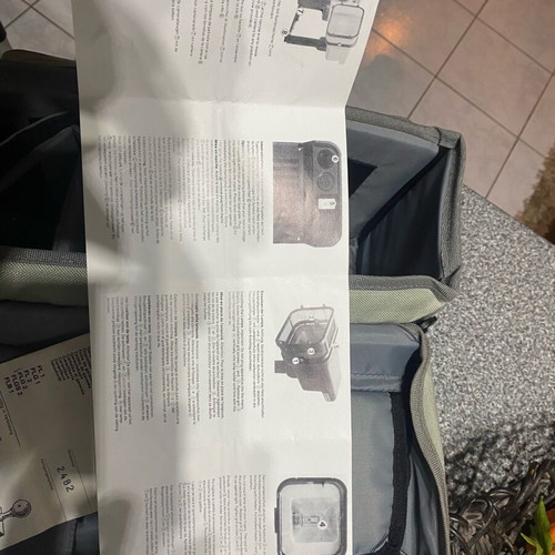 Flash for 1983 photos used without bulb with carrying case