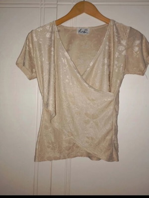 Women's short-sleeve blouse like new, beige gold