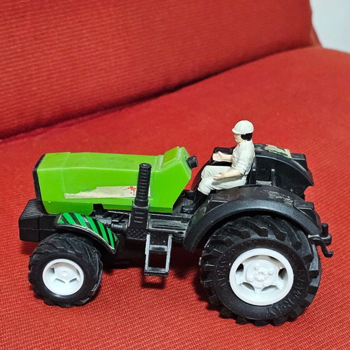 Toy tractor used in good condition