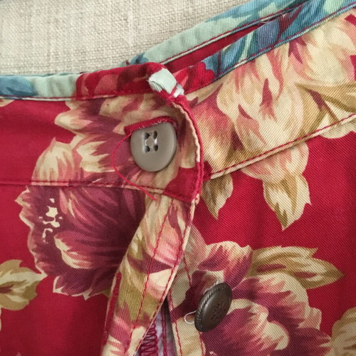 Sporty mid length cotton floral skirt, M petite, like new