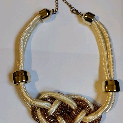 Necklace used white and gold