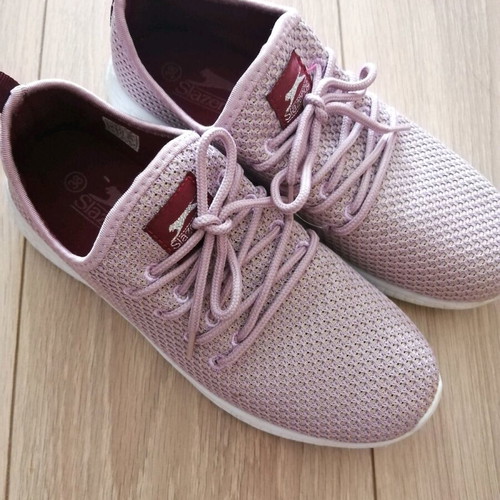 Slazenger athletic shoes purple like new, size 38
