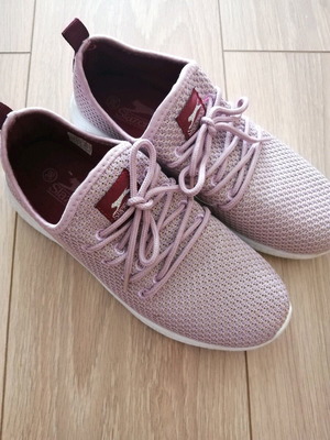 Slazenger athletic shoes purple like new, size 38