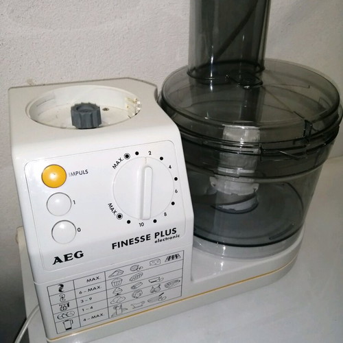AEG KM21 kitchen food processor used without blender container