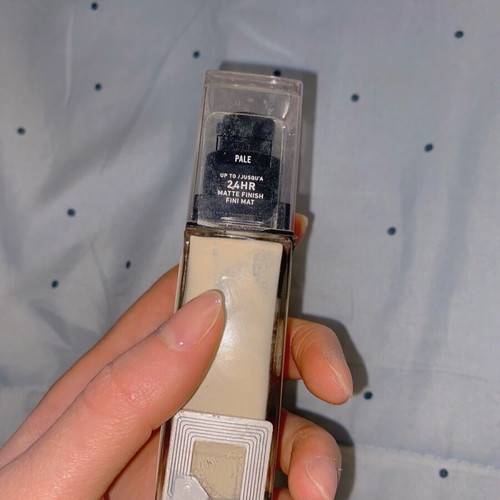 Nyx Can’t Stop Won’t Stop foundation used, shade pale