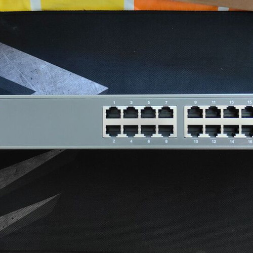 TP-LINK TL-SF1024 v2 Unmanaged L2 Switch used, 24-port Fast Ethernet