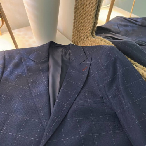 Italian suit DI-66 like new, size 48, blue