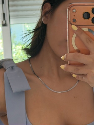 Silver snake chain necklace like new, minimal and elegant, 50 cm