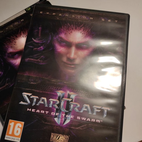Starcraft II Heart of the Swarm expansion set like new for PC